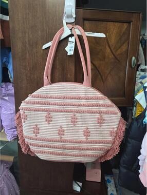 Shade and shore brand new pool or beach bag.Item 238